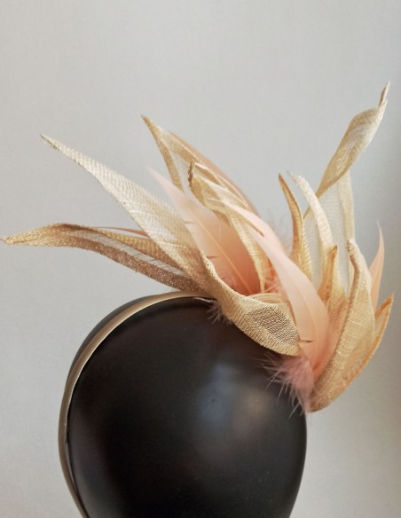 Guests headband for daytime events.