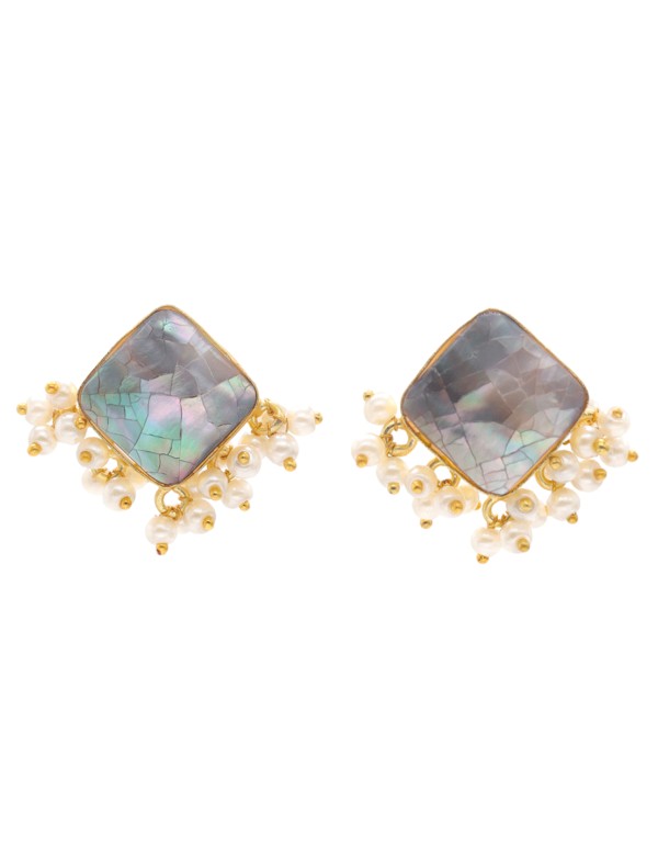 Earrings with pearls and natural stone