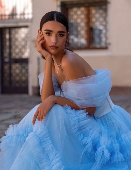 Vestido midi de tul con mangas caidas