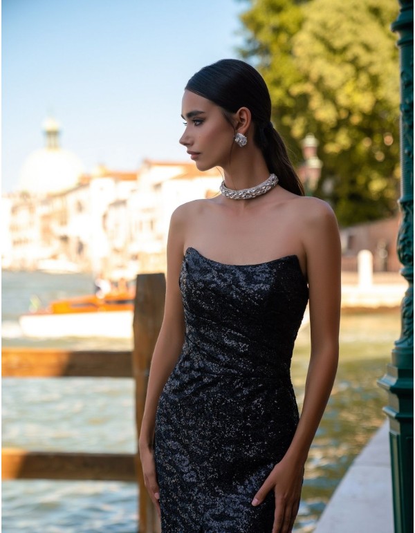 Robe longue de fête avec sequins et traîne 2