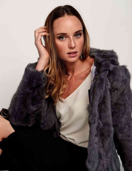 Manteau en fourrure de lapin avec capuche