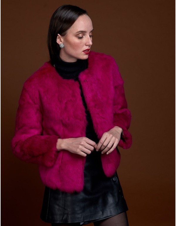 Chaqueta de pelo de conejo y cuello redondo