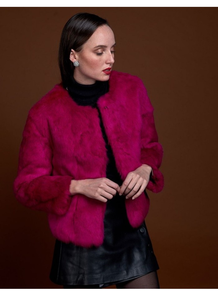 Chaqueta de pelo de conejo y cuello redondo