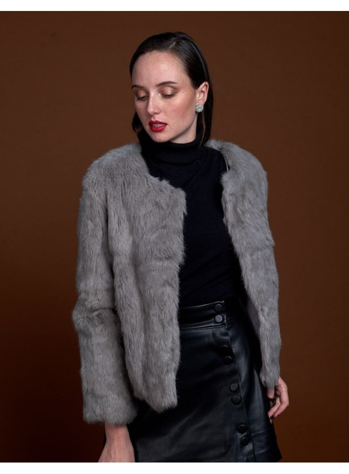 Chaqueta de pelo de conejo y cuello redondo