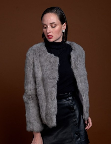 Chaqueta de pelo de conejo y cuello redondo