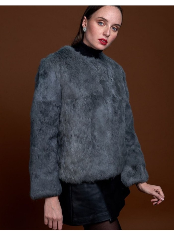 Chaqueta de pelo de conejo y cuello redondo