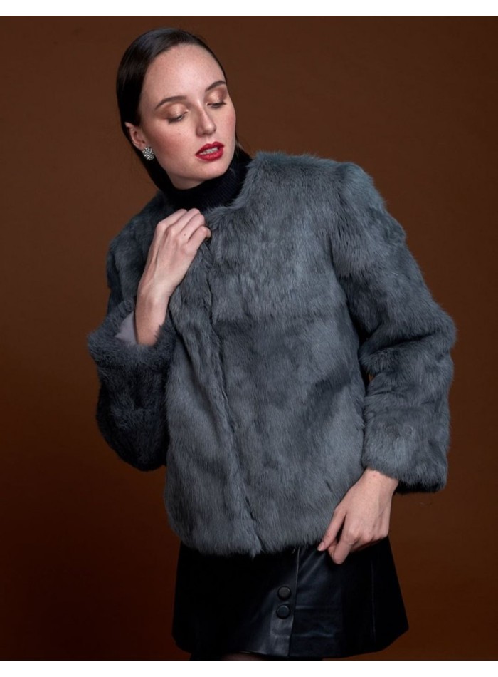 Chaqueta de pelo de conejo y cuello redondo