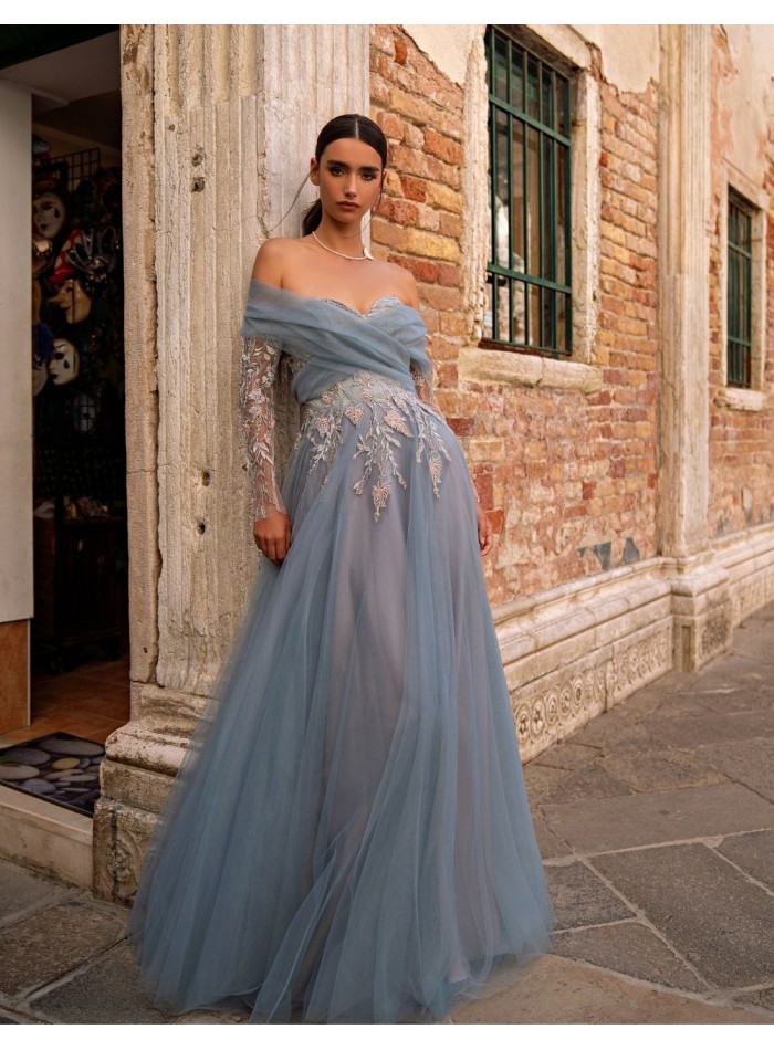 Vestido de fiesta largo con escote bordado...