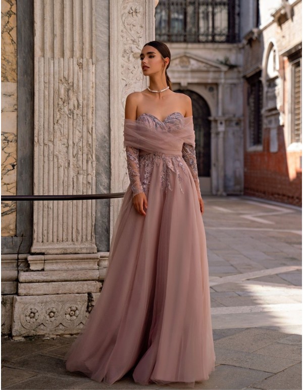 Robe longue de fête avec encolure cache-coeur brodée et... 2