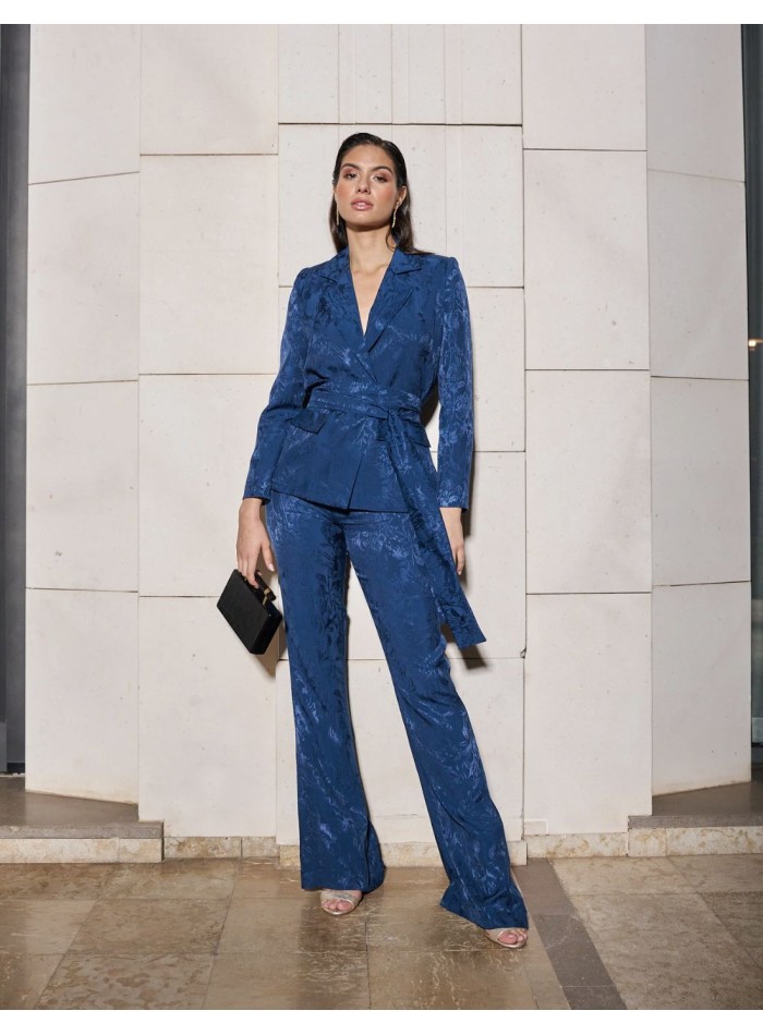 Party outfit for autumn events.