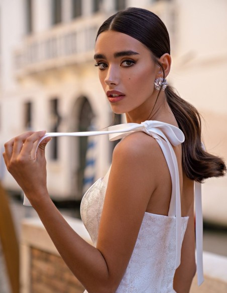 Vestido de fiesta midi con tirantes lazo y falda de tul