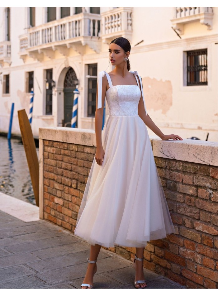 Robe de soirée midi avec bretelles à nœuds et...