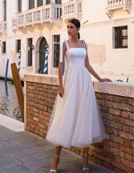 Robe de soirée midi avec bretelles à nœuds et jupe en tulle