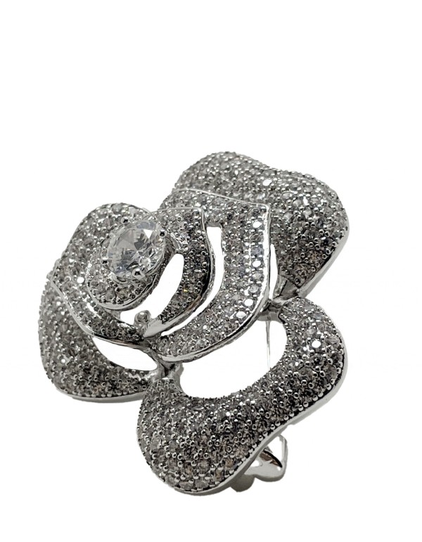 Broche en forma de rosa con cristales