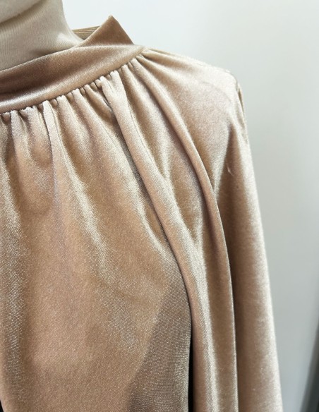 Velvet party cape with slit gold