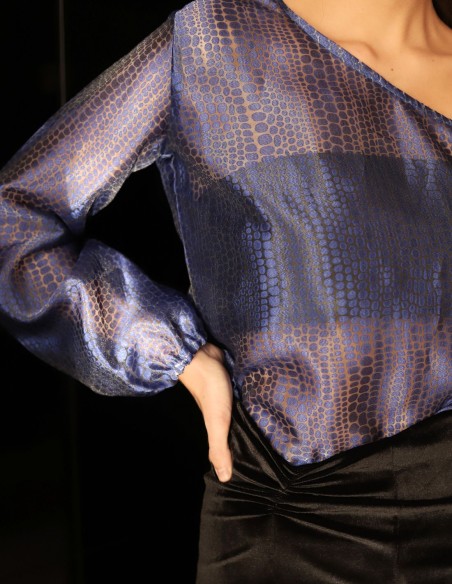 Top de fête avec encolure asymétrique et transparences