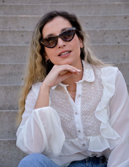 Blusa de fiesta blanca con volantes y cristales