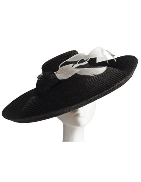 Black and white pamela with feathers for guest.