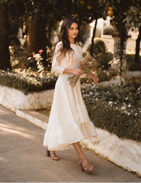 Vestido de novia cóctel con falda evasé y espalda descubierta