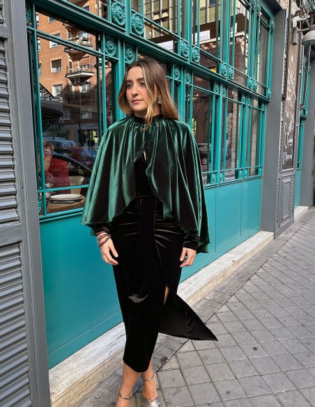 Capa de fiesta de terciopelo con abertura