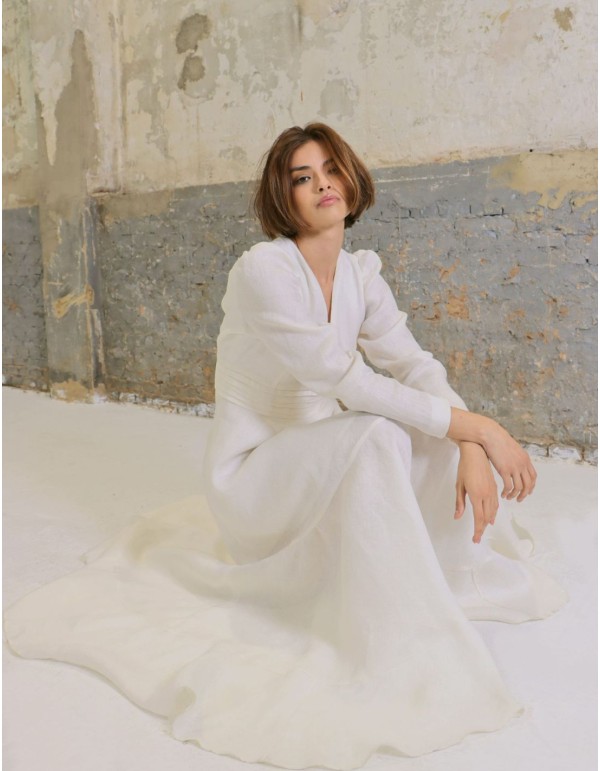 Long wedding dress in white linen with long sleeves 2