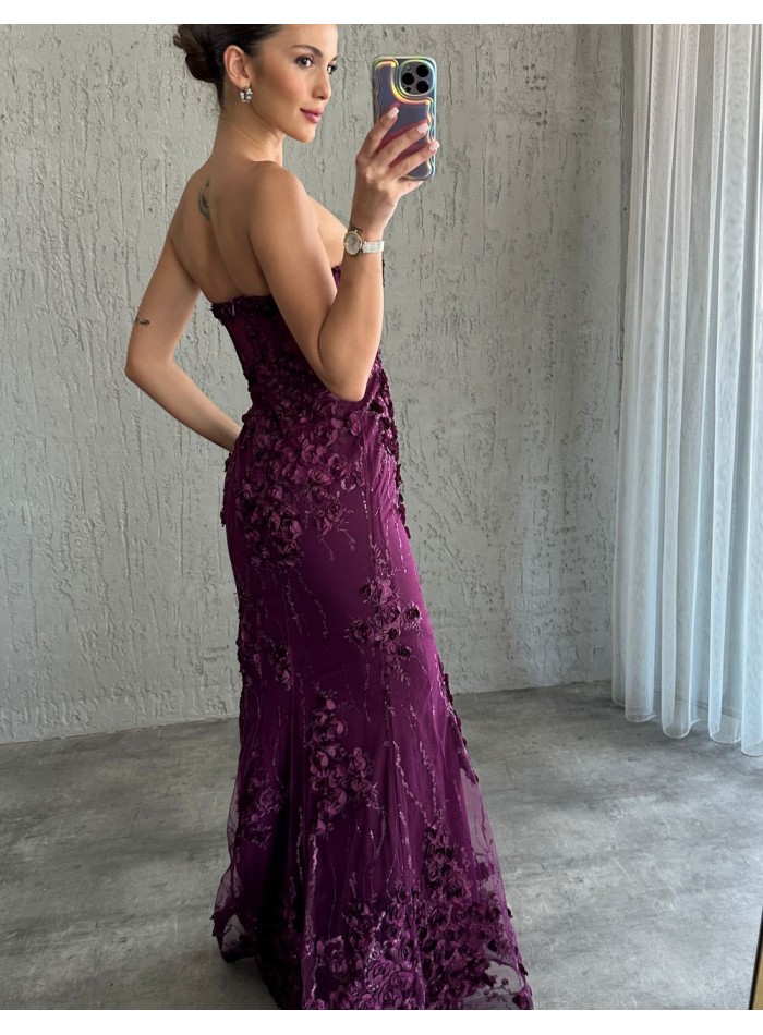 Robe de soirée sans bretelles avec détails de...