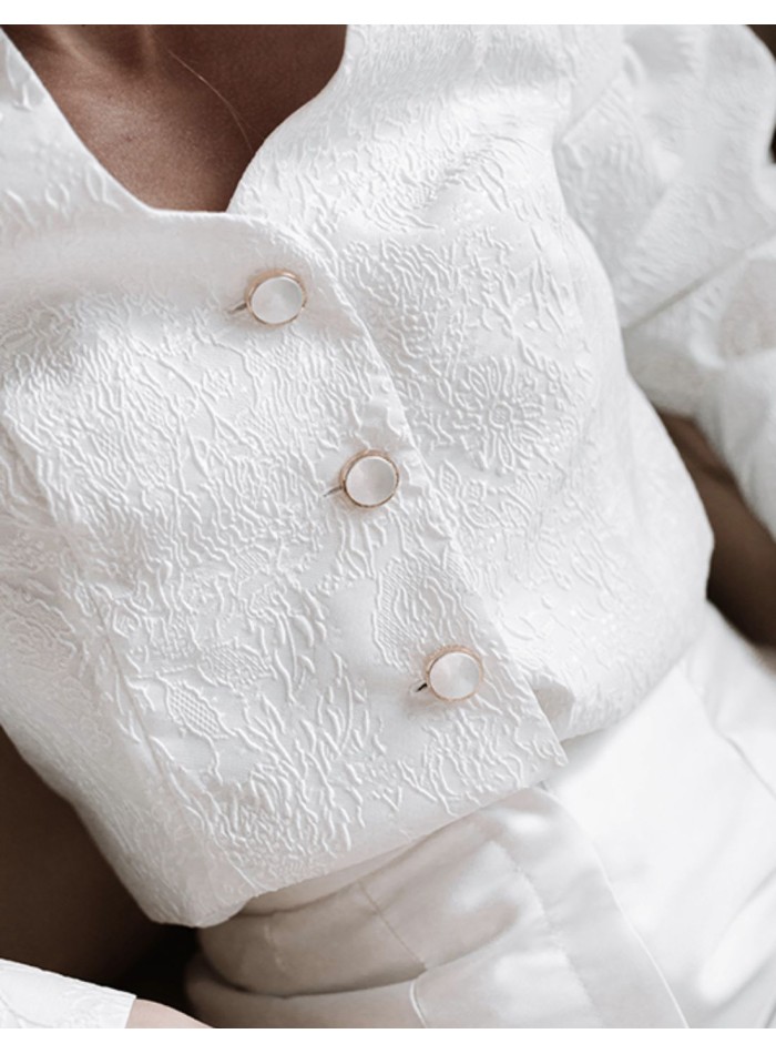 Brocade white jacket with puffed sleeves