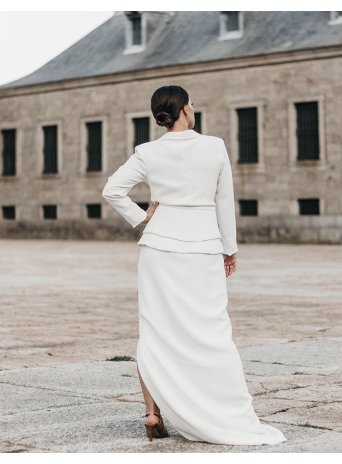 Jupe longue blanche avec Boutonnières en perles