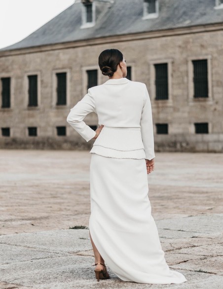 Jupe longue blanche avec Boutonnières en perles