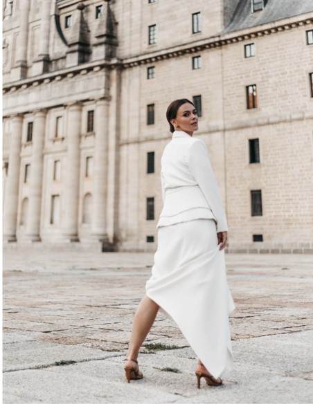 Jupe longue blanche avec Boutonnières en perles