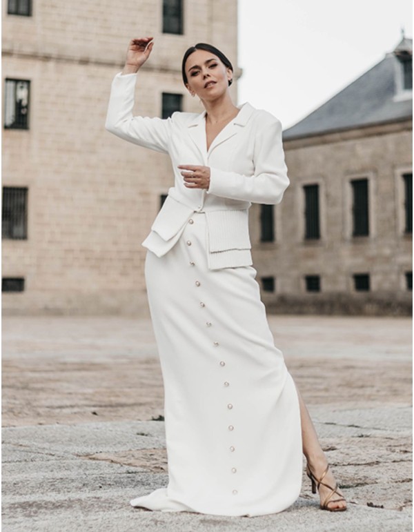 Jupe longue blanche avec Boutonnières en perles