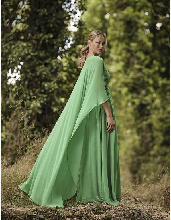 Robe de soirée longue avec cape et ceinture perlée