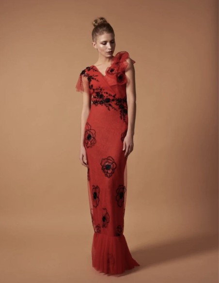 Long party dress in tulle embroidered with appliqués