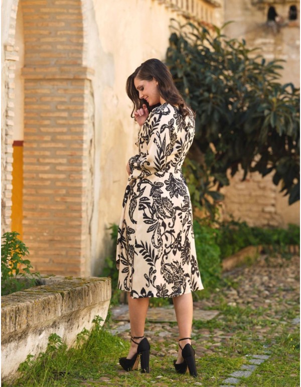 Printed midi party dress for guests. 2