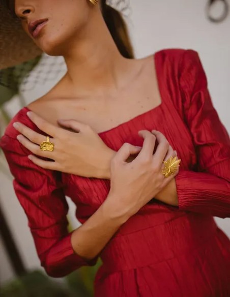 Robe de soirée midi en satin rouge avec nœud