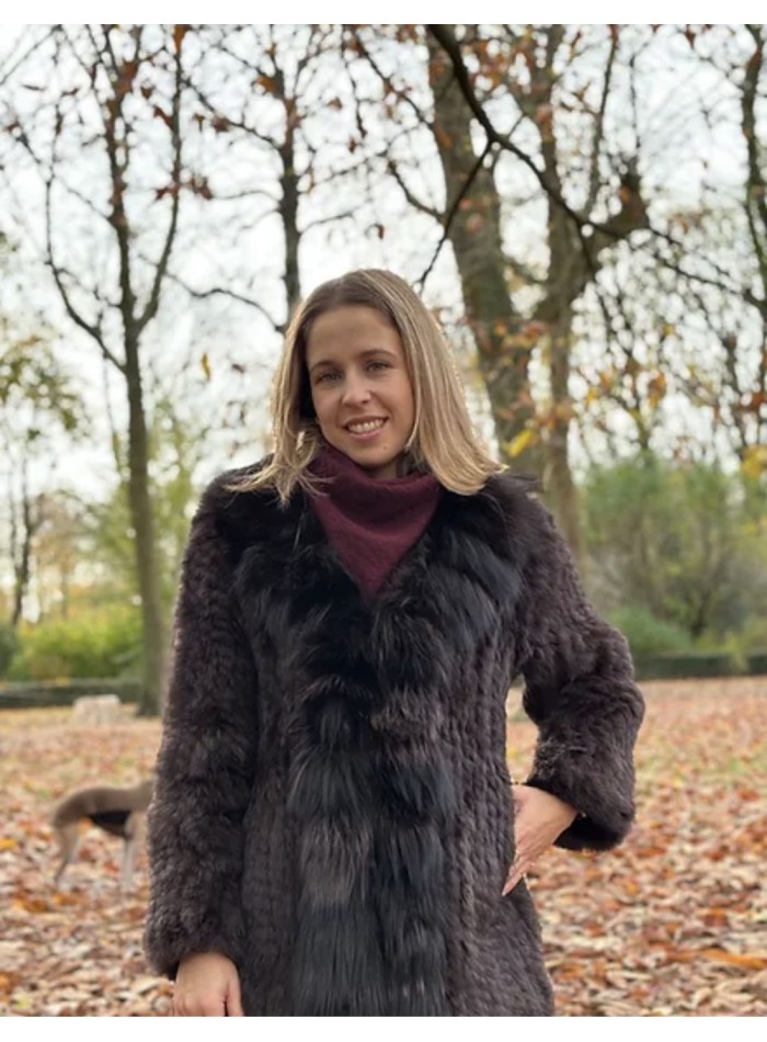 Fur jacket with collar and long sleeves