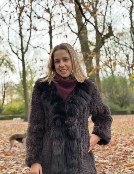 Fur jacket with collar and long sleeves