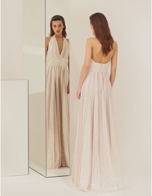 Vestido de fiesta largo con escote halter y falda larga 2