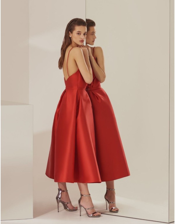 Vestido midi de fiesta rojo con escote halter recto de... 2