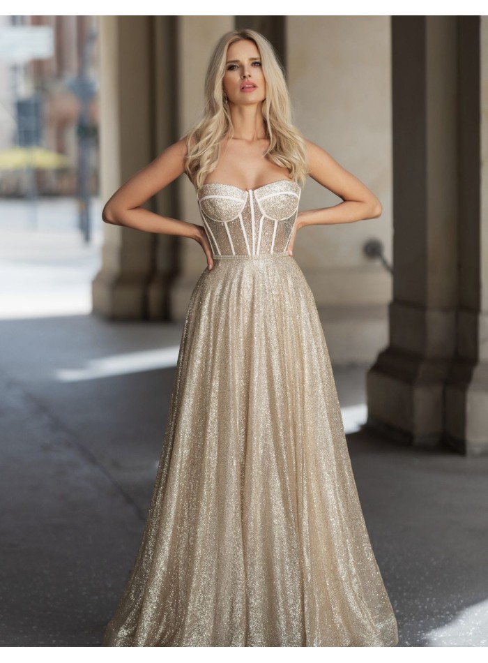 Robe de soirée longue avec tissu brillant et...