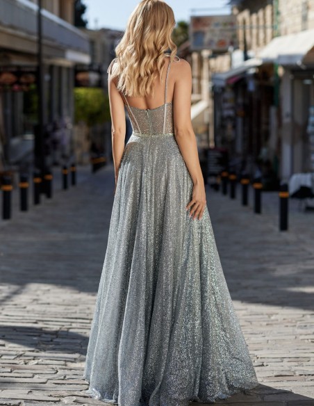 Robe de soirée longue avec tissu brillant et corset