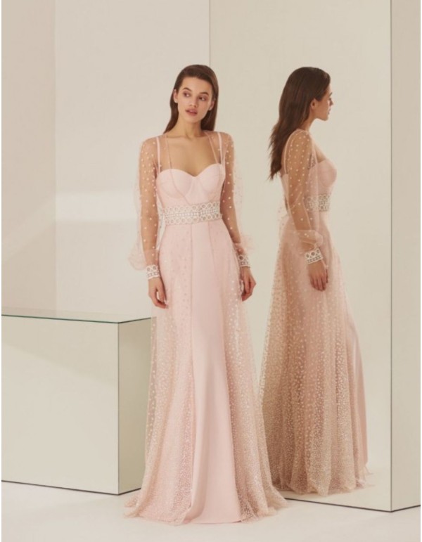 Robe longue de fête rose poudré avec encolure cache-coeur