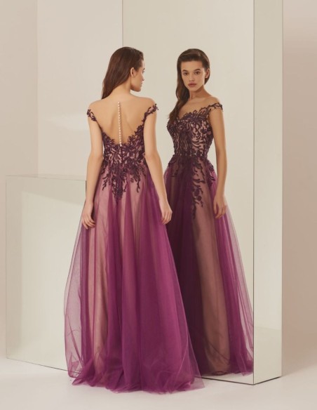 Vestido de fiesta largo berenjena con capas de tul