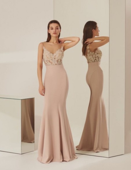 Robe de soirée rose poudré avec dentelle pailletée