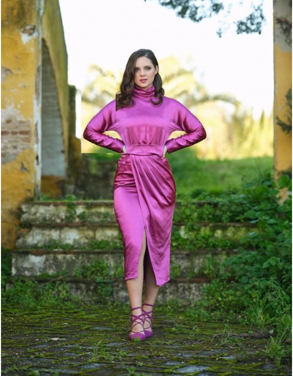 Midi party dress for daytime guests.