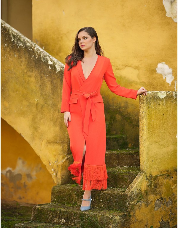 Vestido midi de fiesta para invitadas.