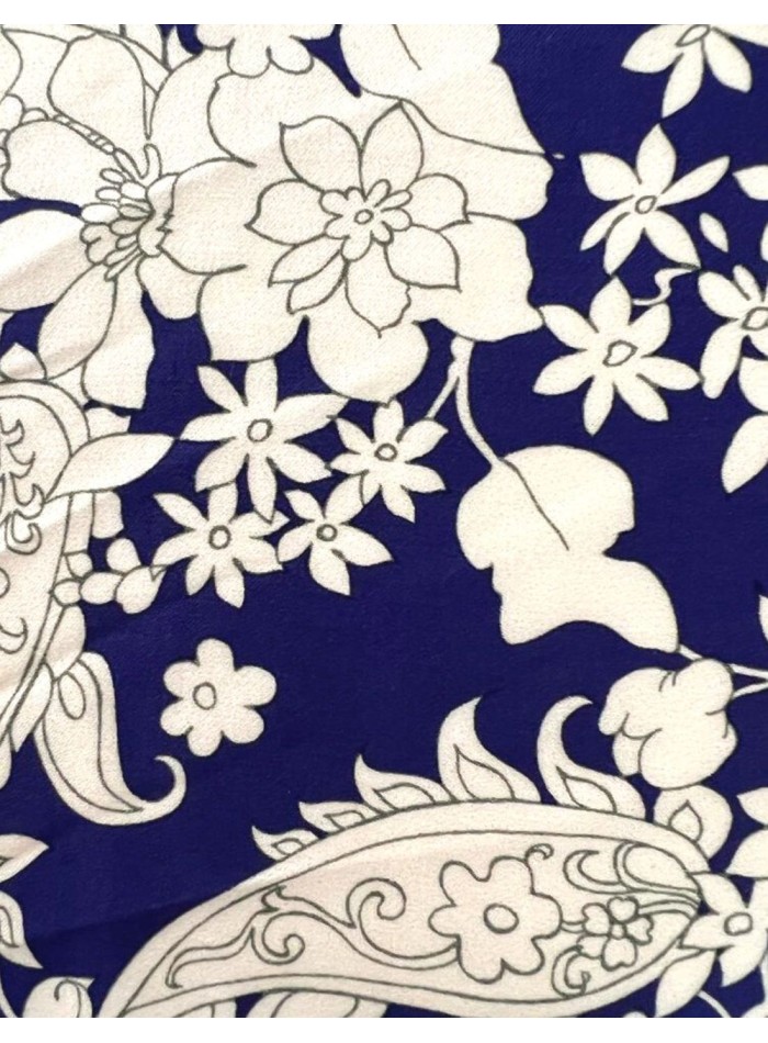 Midi dress for autumn guests.