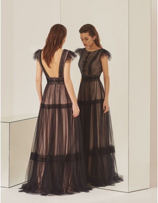 Robe longue de fête avec des couches de tulle noir froncé 2