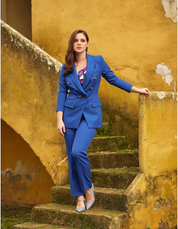 Conjunto de blazer y pantalon para invitada.