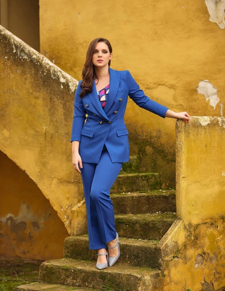 Conjunto de blazer y pantalon para invitada.